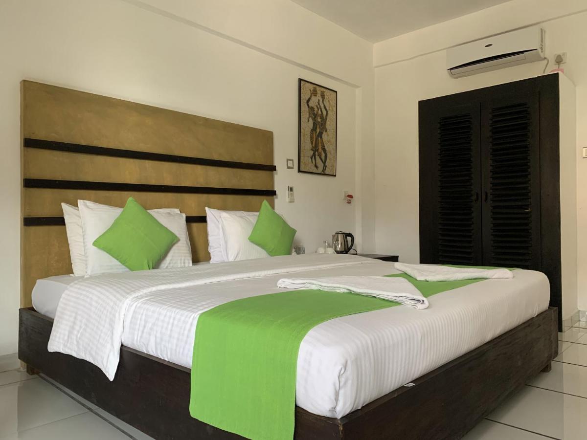 360 Beach Residence Negombo Exteriör bild