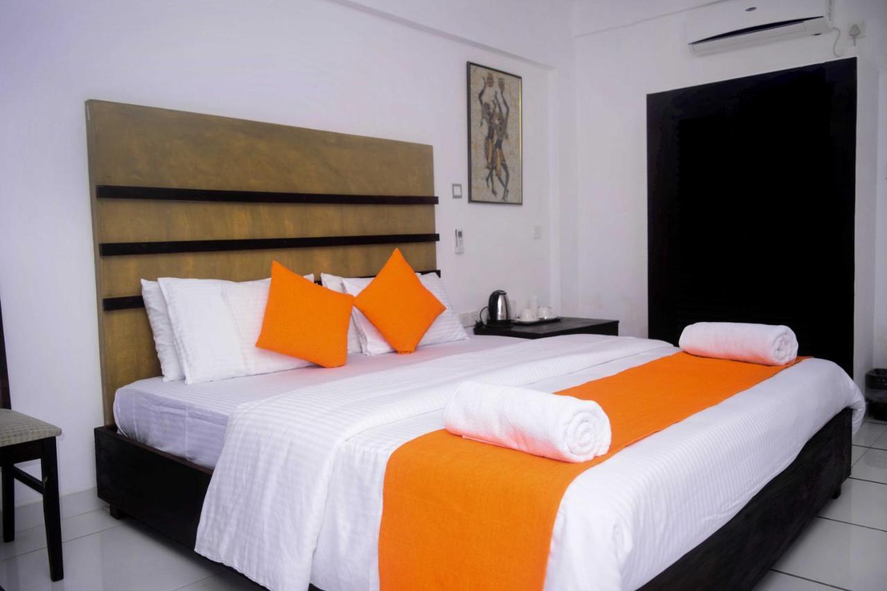 360 Beach Residence Negombo Exteriör bild
